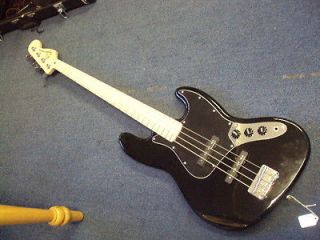 FENDER VINTAGE STYLE SQUIER JAZZ BASS WITH GIg Bag