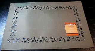 SET OF 4 LEAF SCROLL CUTWORK PLACEMATS  ASSORTED COLORS  BRAND NEW
