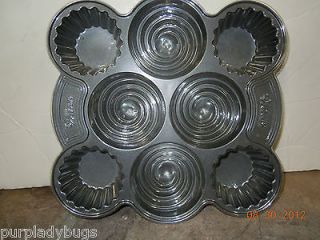 Large Wilton 3D Cupcake Pan 4 Tops and 4 Bottoms Very Decorative Non 