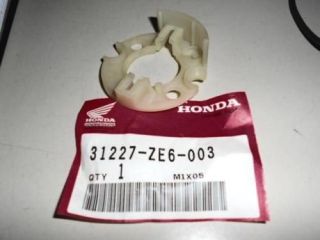 NOS Honda HR214 Mower Brush Holder 31227 ZE6 003