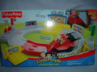 2007 FISHER PRICE LITTLE PEOPLE LIL MOVERS RACE TRACK PLAYSET NEW