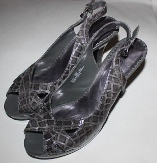 Maurices gray reptile skin like peep toe high heel shoes Womens 9
