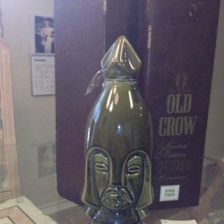 vintage old crow collectible chessmen whiskey decanter  19 