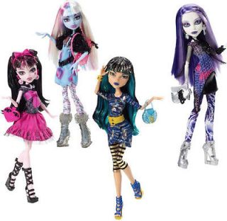 MONSTER HIGH PICTURE DAY SET 4 DRACULAURA CLEO DE NILE ABBEY BOMINABLE 