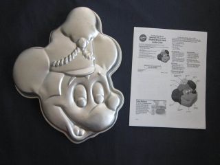 Wilton Mickey Mouse Band Leader Hat Cake Pan Decorating Instructions 