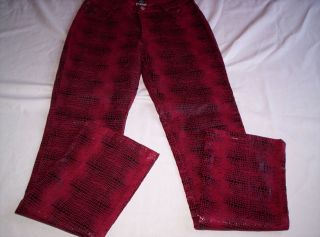LD 208 Ladies Guess Jeans   Size 27   Red Faux Alligator