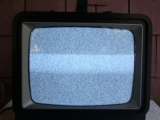   BAKELITELIKE RCA AER095L 9 MINI BLACK & WHITE PORTABLE TV 1970s