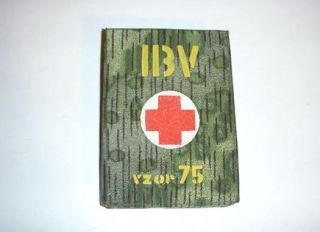CZECH ARMY original communist era Vz75 first aid kit pouch/box in Vz60 