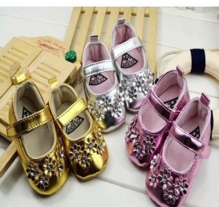 New GUESS Soft Sole Baby Girls Metallic Flowers Crib Shoes. Age 3 12 