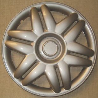 2000 2001 TOYOTA CAMRY Hubcap Wheelcover AM (Fits Toyota Camry)