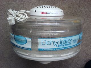 New 500 watt Nesco FD 39 Dehydrator / Food Dryer & Jerky Maker