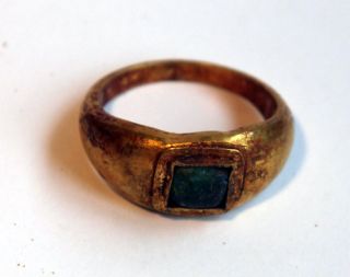 ANCIENT ROMAN GOLD FINGER RING WITH ORIGINAL GREEN GLASS STONE1st 