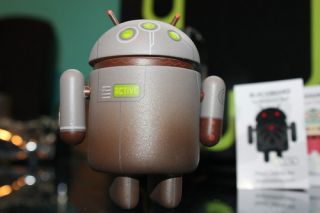 ANDREW BELL MINI GOOGLE ANDROID 2 GD 927 ROBOT DUNNY KIDROBOT 2011 