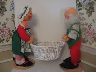 Anna Lee Christmas dolls Mr. and Mrs. Santa Claus holding white basket 