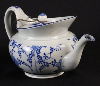 ANTIQUE STAFFORDSHIRE BLUE & WHITE PEARLWARE TEAPOT EARLY 19TH C.