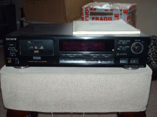 SONY DTC 690 DIGITAL AUDIO TAPE DECK DAT WITH REMOTE AND ORIGINAL 