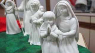 avon nativity figurines with manger 13 figurines