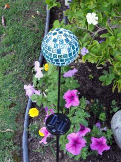   Solar Mosaic Glass Blue 4 Ball Color Change Garden Stake Light