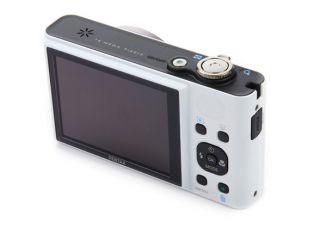   Digital Camera, 16MP, 720p, 18x Optical Zoom, 3.0” LCD, Li Ion, SDXC