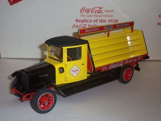   coca cola delivery model vintage truck  276 19 