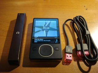 Microsoft Zune 120 Black (120 GB) Digital Media Player Bundle