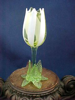 Antique Victorian Vaseline / Amber Opalescent Tulip Floriform Art 