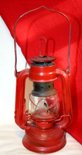 Vintage Lantern The Globe Brand Oil Lantern No 202