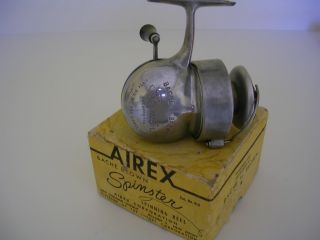 BACHE BROWN SPINSTER VINTAGE FISHING REEL WITH ORIGINAL BOX VERY NICE 