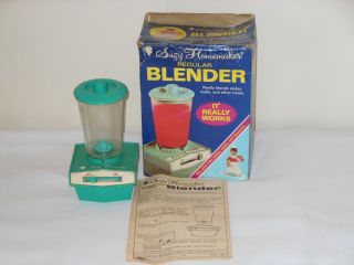    1960s Topper Toys Suzy Homemaker Battery Operated Blender in Box