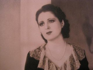   Photo of Silent Film Star Vamp Billie Dove in Lacy Dress 3O