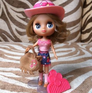Littlest Pet Shop B17 BLYTHE DESERT FUN doll with accessories