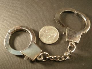 Handcuff Keychain Silver Tone Key Ring RARE Cop Police