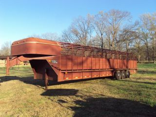  36 ft Cattle Trailer Great Trailer Low Reserve