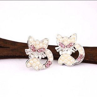Silver Tone Pink Crystal Pearl Cat Bow Stud Earrings