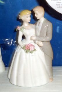 Wilton Wedding Cake Topper Ornament & Keepsake Display NIB Bride Groom 