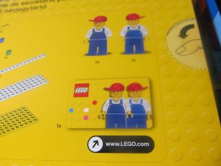 Lego 850425 Desk Business Card Holder 2 Minifigures SEALED 150 Pieces 