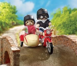 CALICO CRITTERS Motorcycle and Sidecar w/ Marvin and Maggie Mulberry 