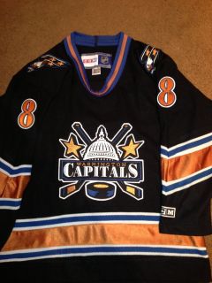 Youth Alex Ovechkin Washgton Capitals hockey jersey. Size L/XL