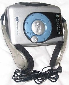White Westinghouse Portable Stereo Cassette Player with Am FM Radio 