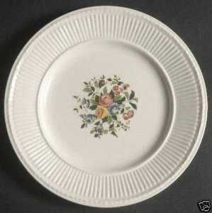 Wedgwood Edme Center Floral Conway Lunch 9 Plate