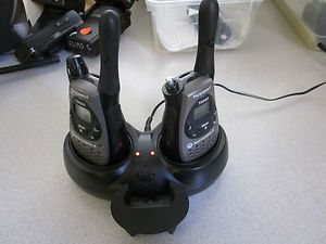   MOTOROLA T5550 TALKABOUT PORTABLE RADIOS W/BATTERIES, DUAL BAY CHARGER