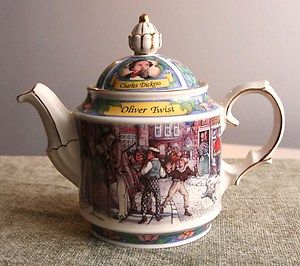 Collectible James SADLER Charles Dicken OLIVER TWIST Tea pot England 