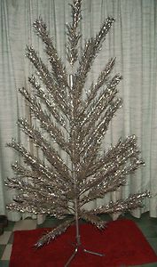 VINTAGE 1960S 6 FT. SILVERLINE ALUMINUM TREE 54 BRANCHES W/BOX USA 