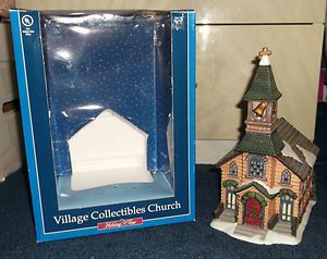 HOLIDAY TIME CHURCH COLLECTIBLE CHRISTMAS VILLAGE **LIGHTS UP**