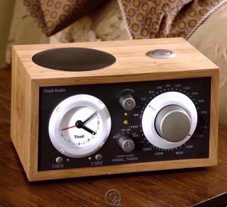  Three Am FM Clock Radio w Wooden Frame External FM Antenna