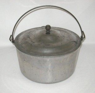 Vintage Club 8 Quart Cast Aluminum Dutch Oven Stock Pot with Lid Wire