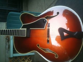 1996 COMINS CHESTER AVENUE ARCHTOP ELECTRIC GUITAR  ONE OWNER