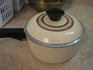 Vintage Club Brand Almond Tan Brown 1 5qt Cookware Pot