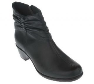 Clarks Bendables Wish Elate Leather Ankle Boots w/Button —
