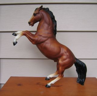 Breyer horse vintage bay fighting stallion very good condition